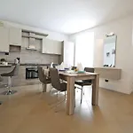 Dreams Apt, Pool, With Private Garden, Near Bellagio