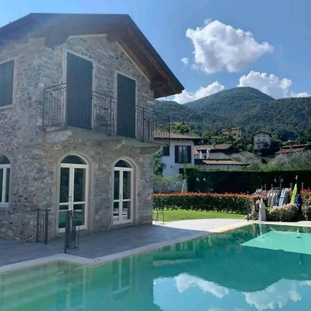 公寓 Dreams Apt, Pool, With Private Garden, Near *