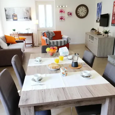 Apartamento Dreams Apt, Pool, With Private Garden, Near