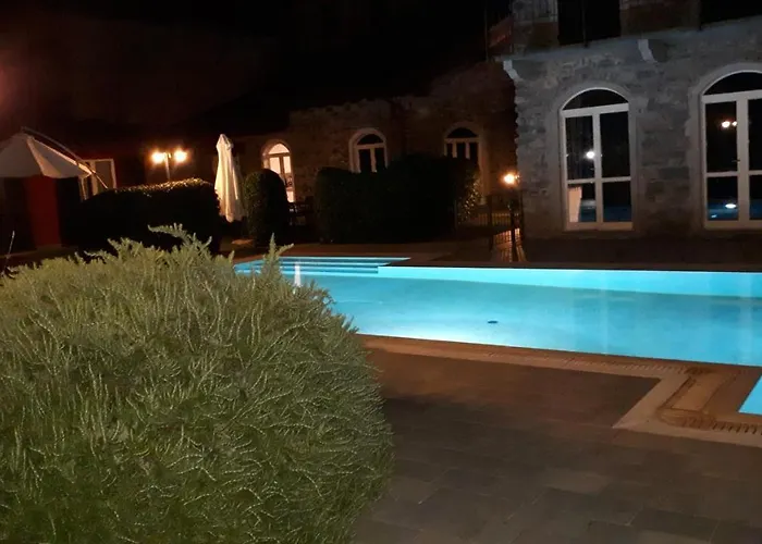 Apartment Dreams Apt, Pool, With Private Garden, Near